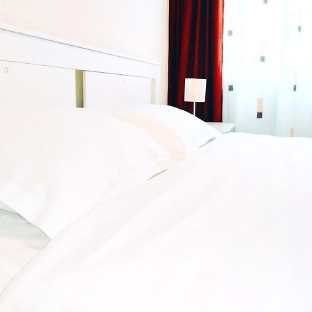 Smart Apartament Piatra Neamţ Екстериор снимка