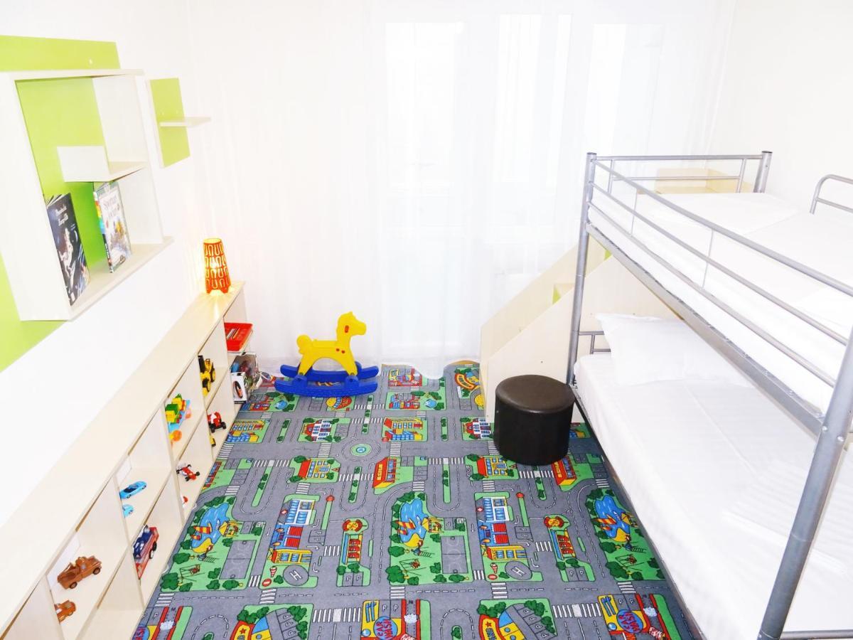 Smart Apartament Piatra Neamţ Екстериор снимка