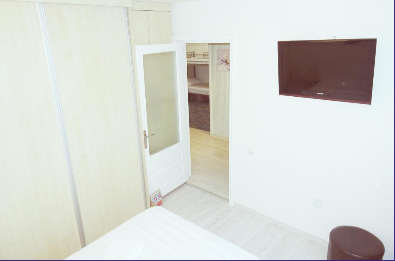 Smart Apartament Piatra Neamţ Екстериор снимка