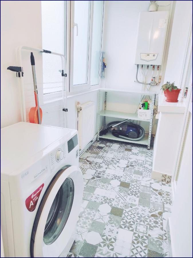 Smart Apartament Piatra Neamţ Екстериор снимка