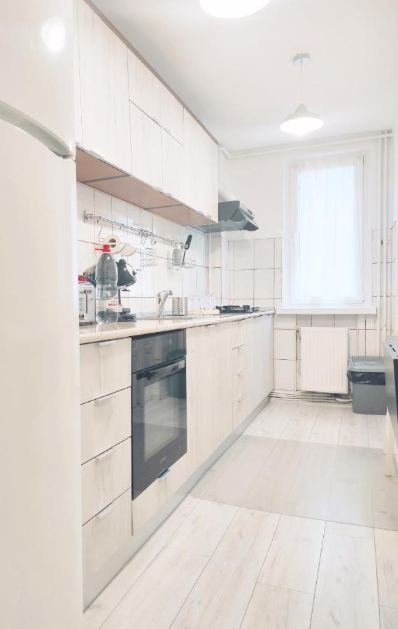 Smart Apartament Piatra Neamţ Екстериор снимка