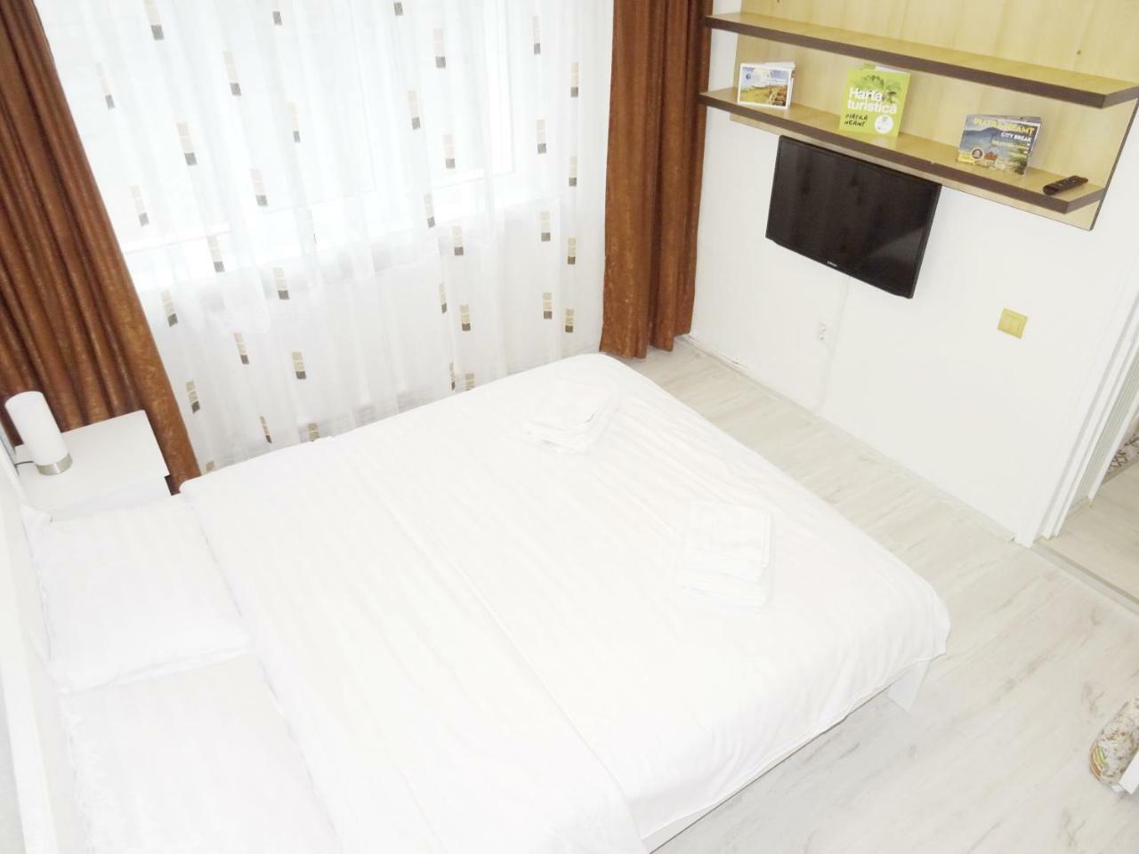 Smart Apartament Piatra Neamţ Екстериор снимка